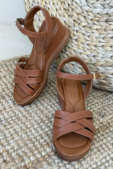 ONE COLOR PLATFORM WOMEN SANDALS BROWN/KAFE - KLAUDIO FASHION