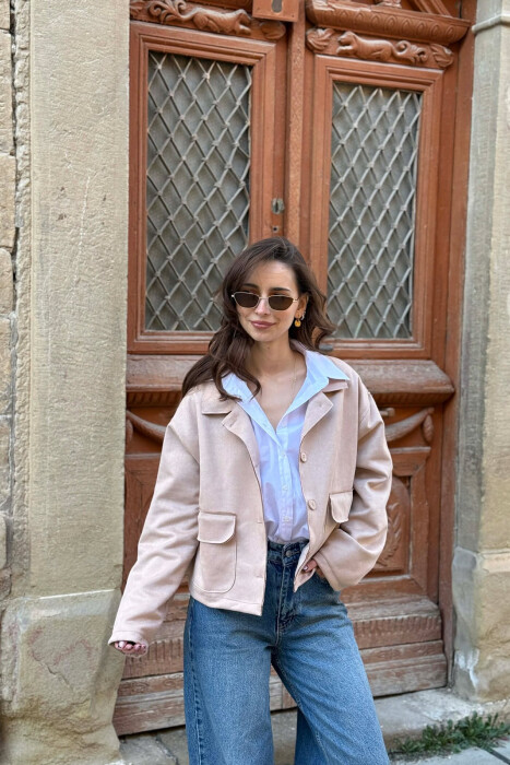 XHAKETË NJË NGJYRËSHE ME XHEPA PËR FEMRA NË NGJYRË BEZHË - KLAUDIO FASHION