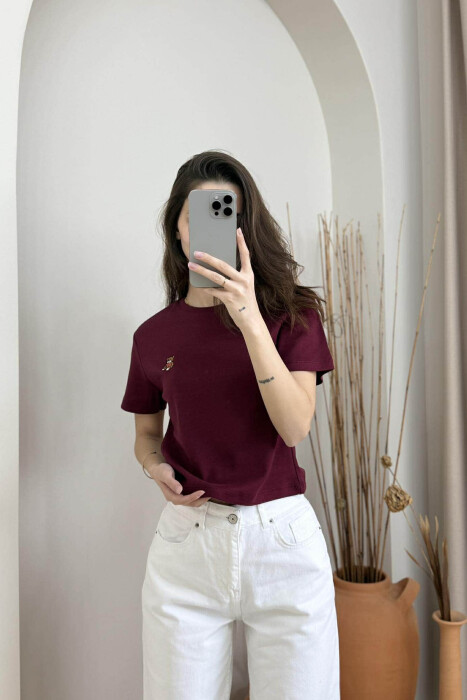 T-SHIRT NJË NGJYRËSH ME LOGON E ARUSHIT PËR FEMRA NË NGJYRËN VISHNJË 