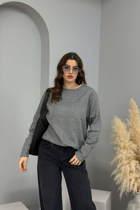 BLUZË NJË NGJYRËSHE ME JAKË RRUMBULLAKE DHE ME DETAJIN E XHEPIT PËR FEMRA NË NGJYRËN GRI - KLAUDIO FASHION