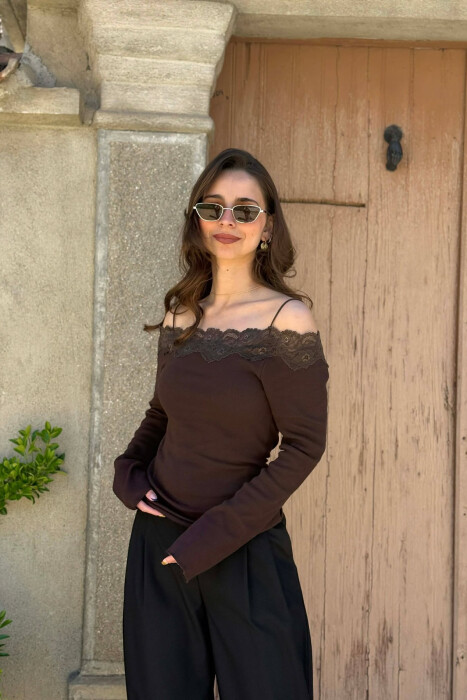 ONE COLOR SHOULDER OFF WOMAN SWEATSHIRT BROWN/KAFE - KLAUDIO FASHION