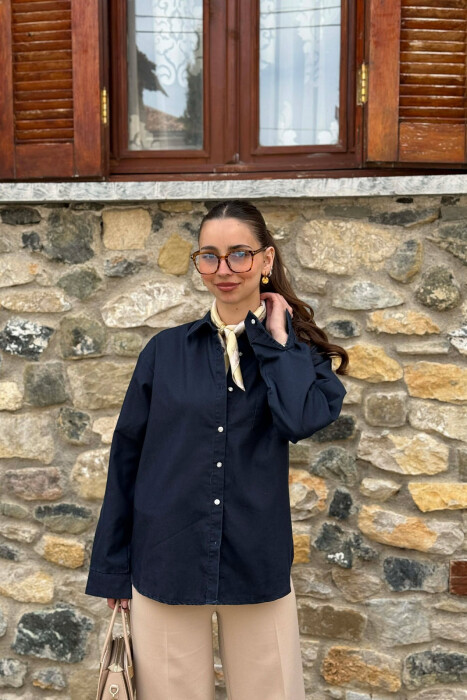 ONE COLOR SILVER BUTTONS WOMAN SHIRT DARK BLUE/BEE - KLAUDIO FASHION