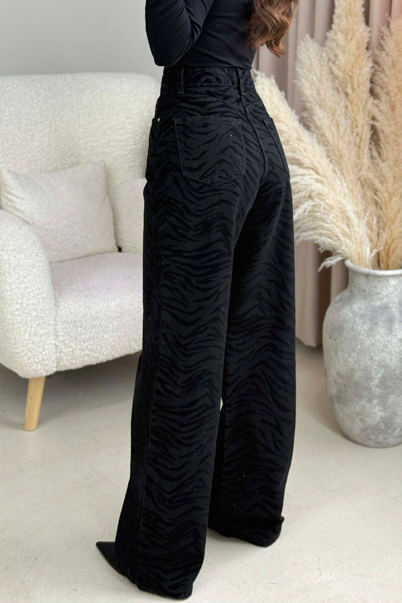 ONE COLOR SIMPLE DESIGNED WOMEN JEANS BLACK/ E ZEZE - 4