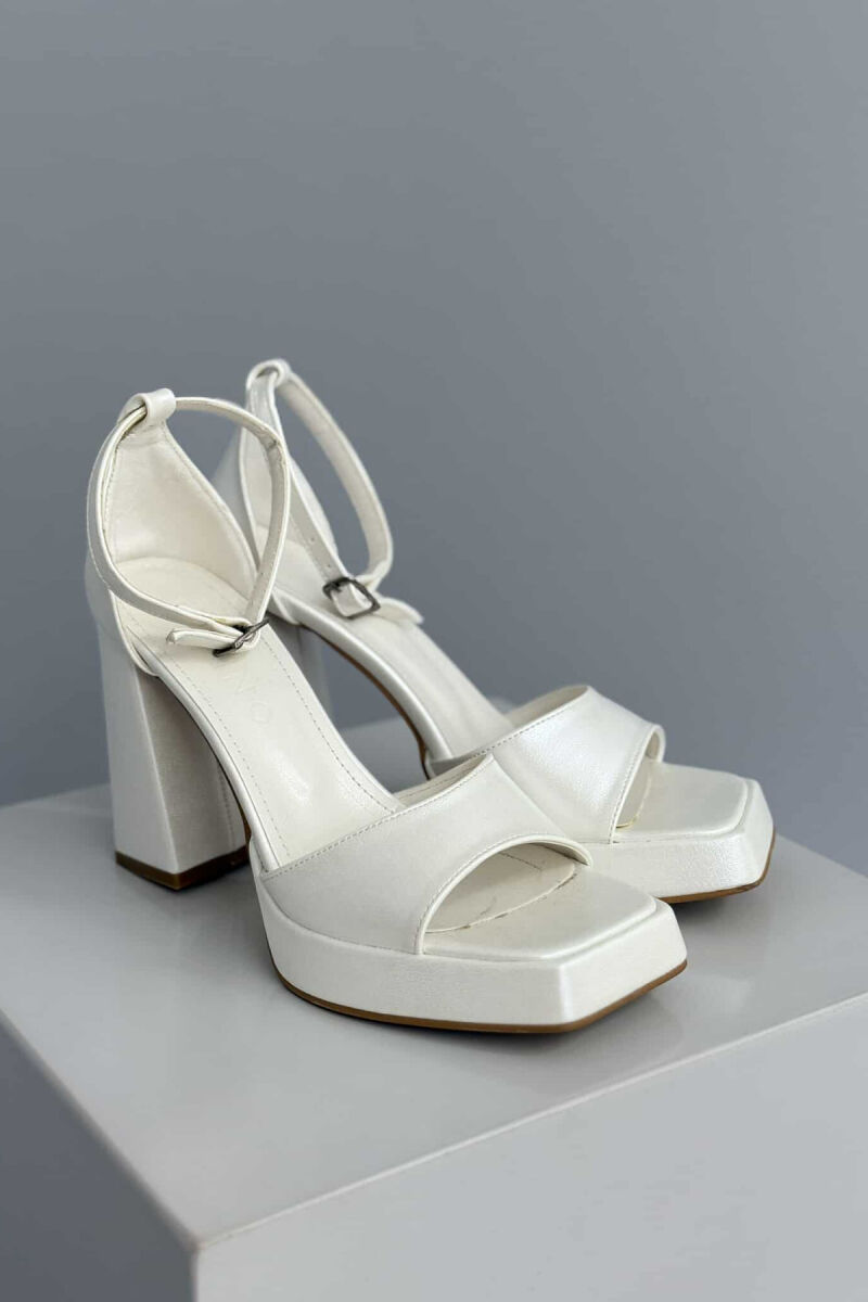ONE COLOR SIMPLE HIGH HEEL WOMEN SANDALS WHITE-E BARDHE - 2