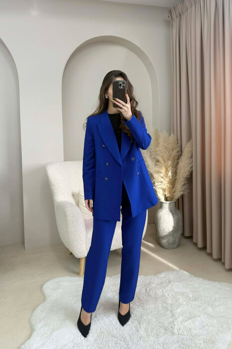 SET NJE NGJYRESH XHAKETE +PANTALLONA PER FEMRA NE NGJYRE BLU 