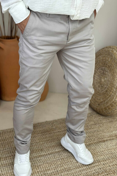 PANTALLONA NJË NGJYRËSHE TË THJESHTA PËR MESHKUJ NË NGJYRËN GRI E ZBARDHUR - 4