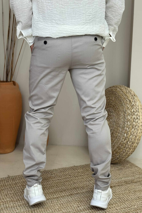 PANTALLONA NJË NGJYRËSHE TË THJESHTA PËR MESHKUJ NË NGJYRËN GRI E ZBARDHUR - 5