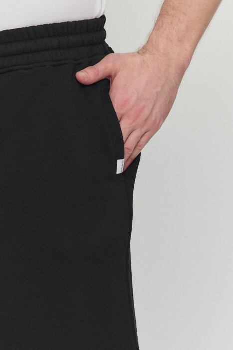 ONE COLOR SIMPLE MEN SHORT SWEATPANTS BLACK/ E ZEZE - 6