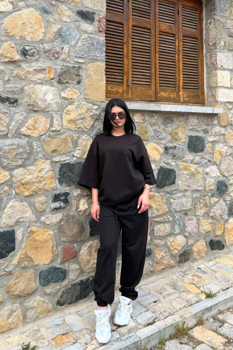 ONE COLOR SIMPLE T-SHIRT + JOGGERS WOMAN SET BLACK-BLACK/ZZ - KLAUDIO FASHION