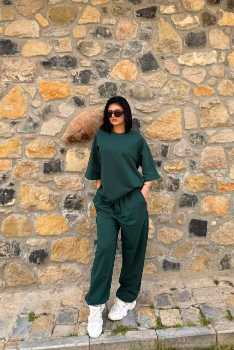 ONE COLOR SIMPLE T-SHIRT + JOGGERS WOMAN SET DARK GREEN/JEE - KLAUDIO FASHION
