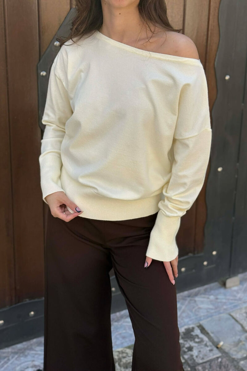 ONE COLOR SIMPLE WOMAN SWEATER CREAM/KREM - 3