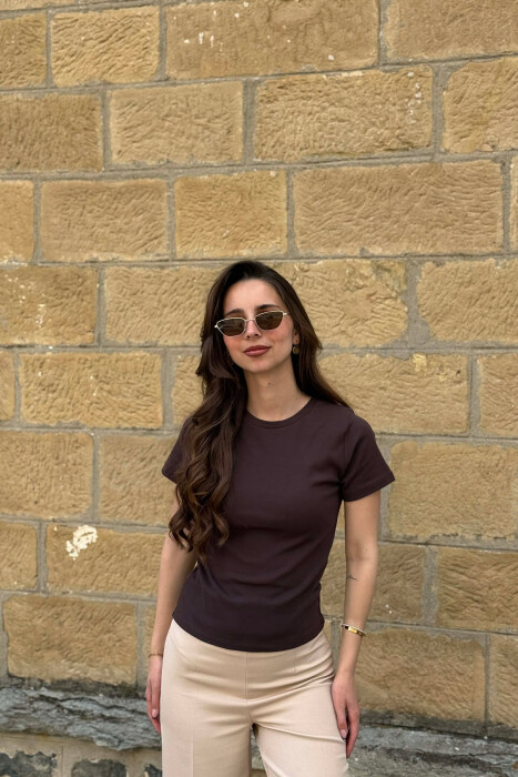 ONE COLOR SIMPLE WOMAN T-SHIRT DARK BROWN/KAE - KLAUDIO FASHION