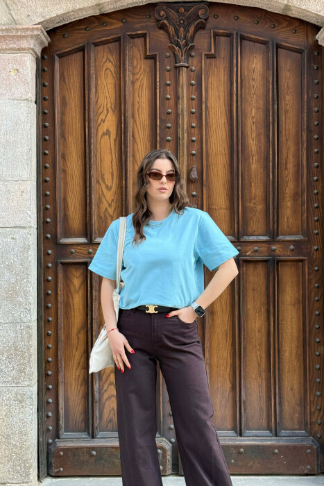 T-SHIRT I THJESHTE PER FEMRA NE NGJYRE BLU TE ZBARDHUR + 6 PALE ÇORAPE DHURATE 