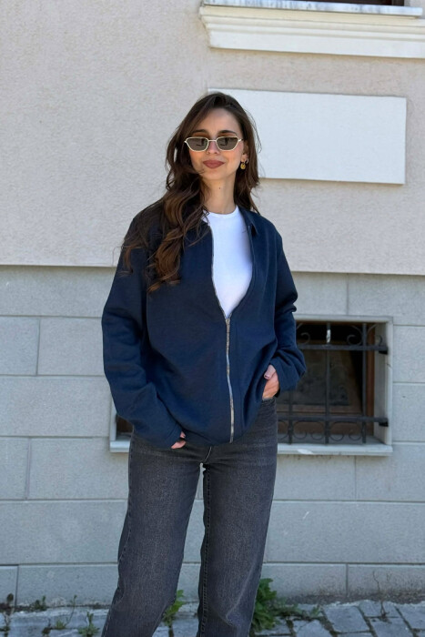 PULOVËR E THJESHTË NJË NGJYRËSHE PËR FEMRA NË NGJYRËN BLU - KLAUDIO FASHION