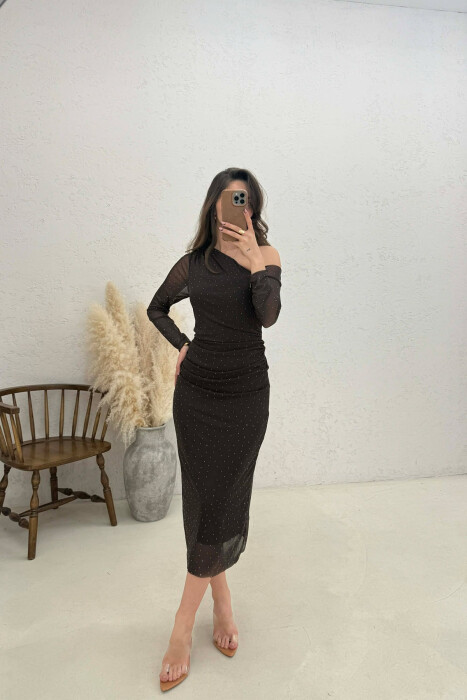 ONE COLOR STONE DETAILS ONE SHOULDER OFF WOMAN DRESS DARK BROWN/KAE - 1