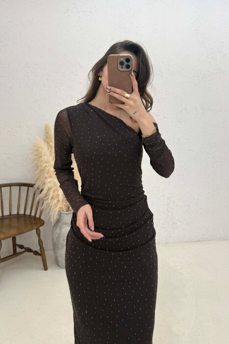 ONE COLOR STONE DETAILS ONE SHOULDER OFF WOMAN DRESS DARK BROWN/KAE - 3