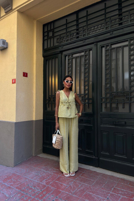 SET NJË NGJYRËSH KANATIERE+PANTALLONA PËR FEMRA NË NGJYRË JESHILE E ZBARDHUR 