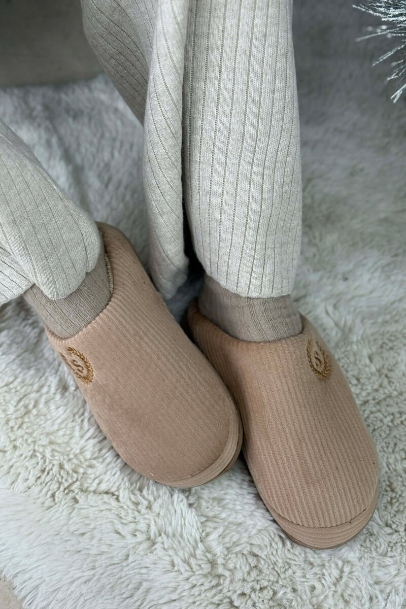 ONE COLOR TEDDY LINED WOMEN SLIPPERS BEIGE/BEZHE - 3