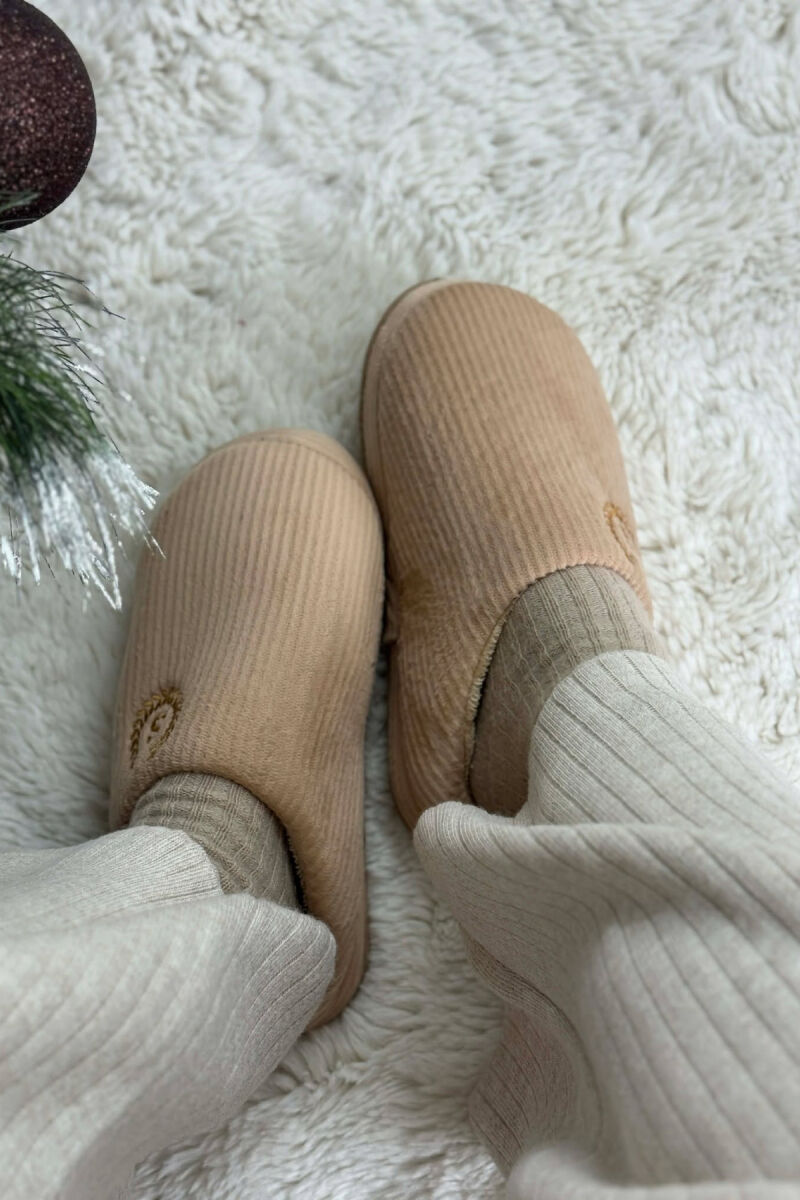 ONE COLOR TEDDY LINED WOMEN SLIPPERS BEIGE/BEZHE - 5