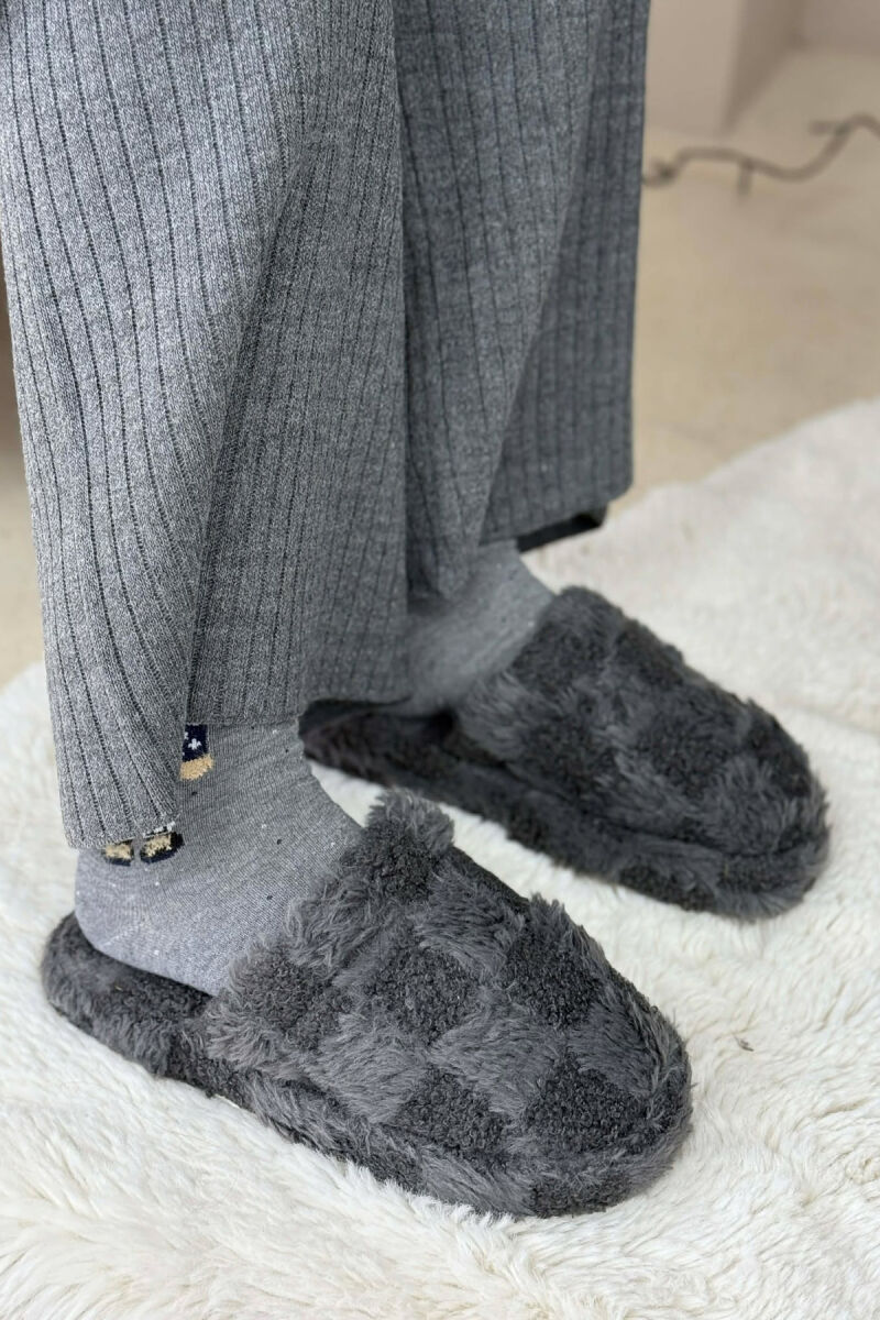 ONE COLOR TEDDY SQUARES WOMEN SLIPPERS DARK GREY/GEE - 1