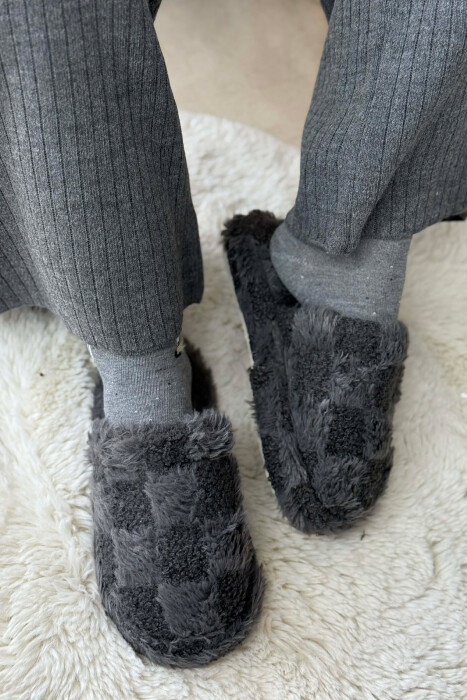 ONE COLOR TEDDY SQUARES WOMEN SLIPPERS DARK GREY/GEE - 3