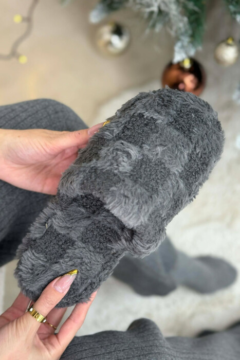 ONE COLOR TEDDY SQUARES WOMEN SLIPPERS DARK GREY/GEE - 4