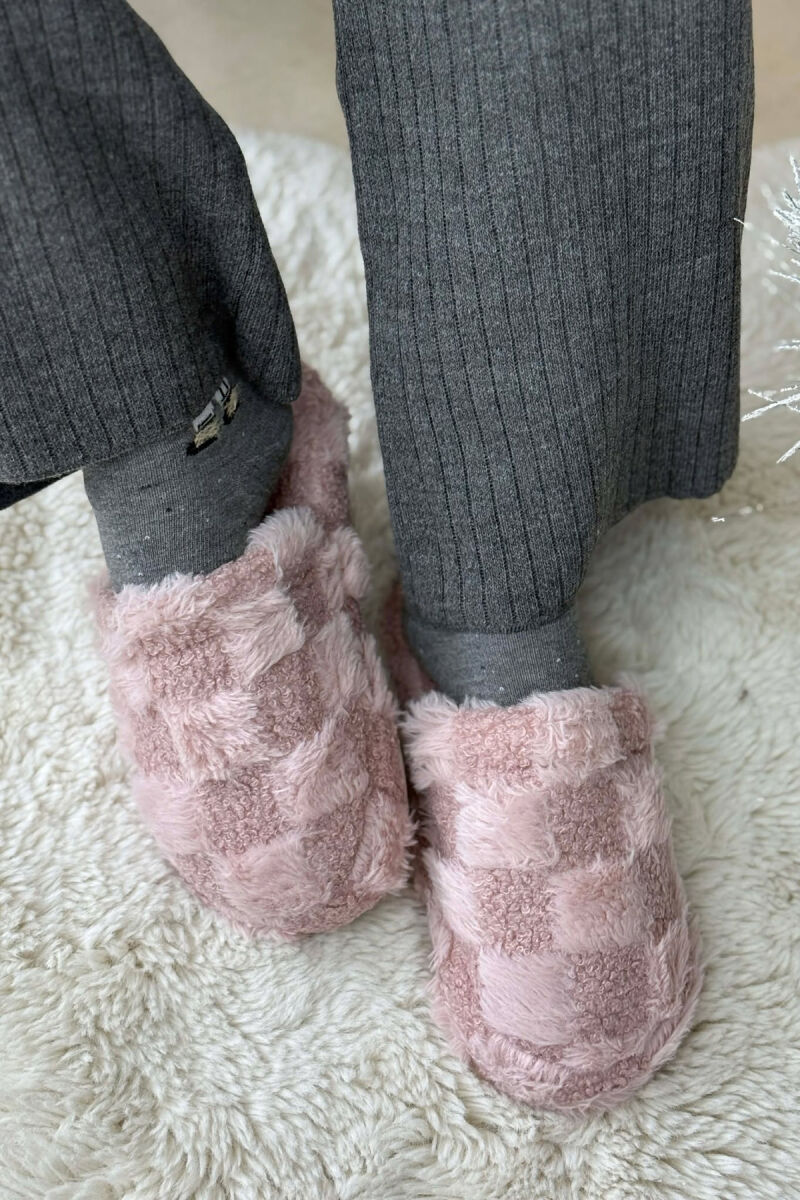 ONE COLOR TEDDY SQUARES WOMEN SLIPPERS POWDER/PUDER - 3
