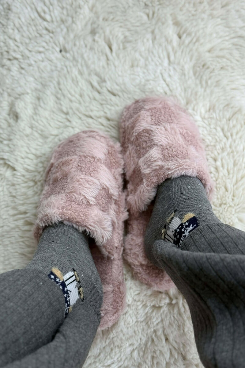ONE COLOR TEDDY SQUARES WOMEN SLIPPERS POWDER/PUDER - 5