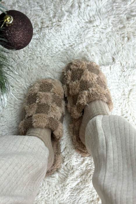 ONE COLOR TEDDY SQUARES WOMEN SLIPPERS BEIGE/BEZHE - 5