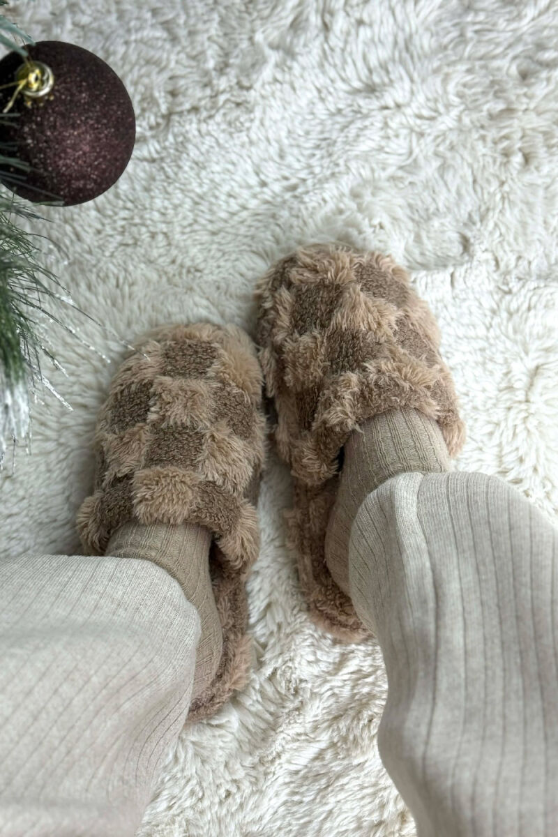 ONE COLOR TEDDY SQUARES WOMEN SLIPPERS BEIGE/BEZHE - 5