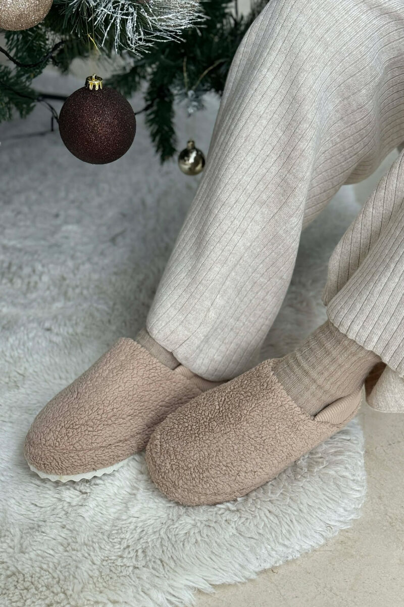 ONE COLOR TEDDY WOMEN SLIPPERS DARK BEIGE/BEZHE ERRET - 4