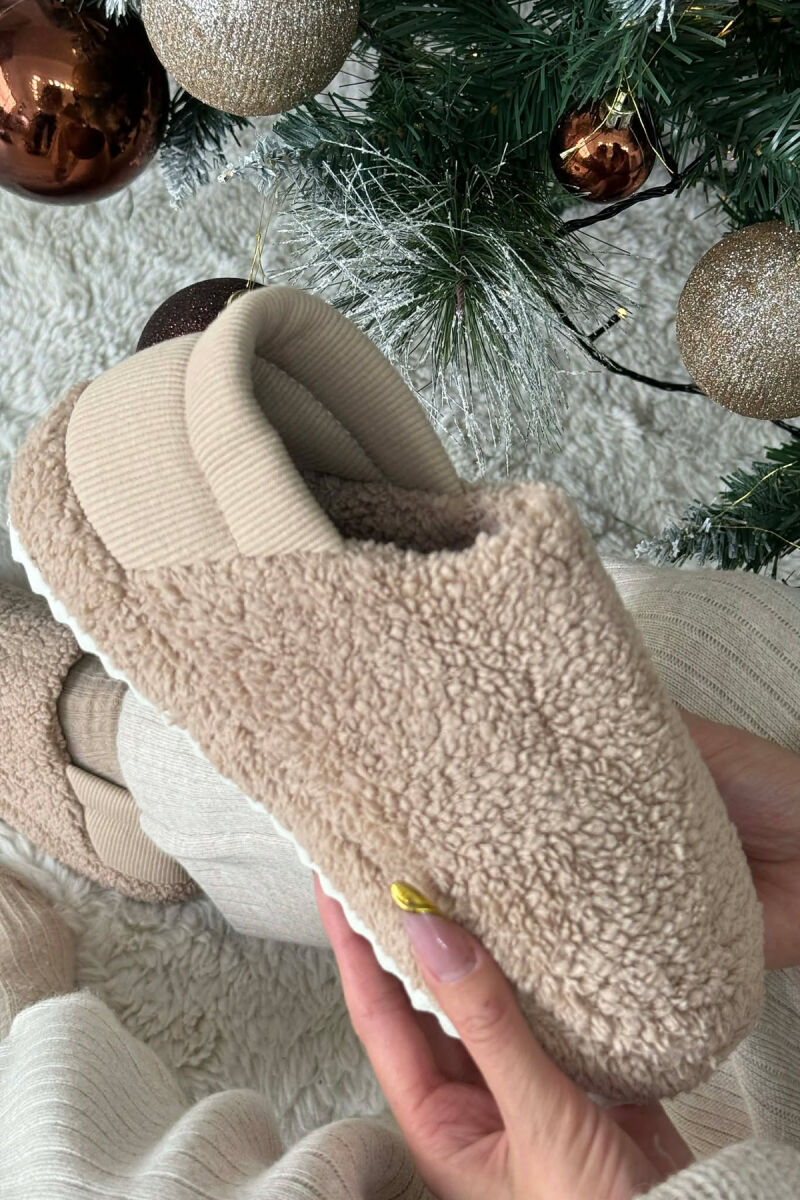 ONE COLOR TEDDY WOMEN SLIPPERS DARK BEIGE/BEZHE ERRET - 5