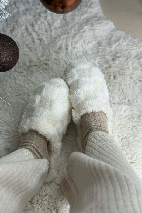 ONE COLOR TEDDY SQUARES WOMEN SLIPPERS WHITE-E BARDHE - 4