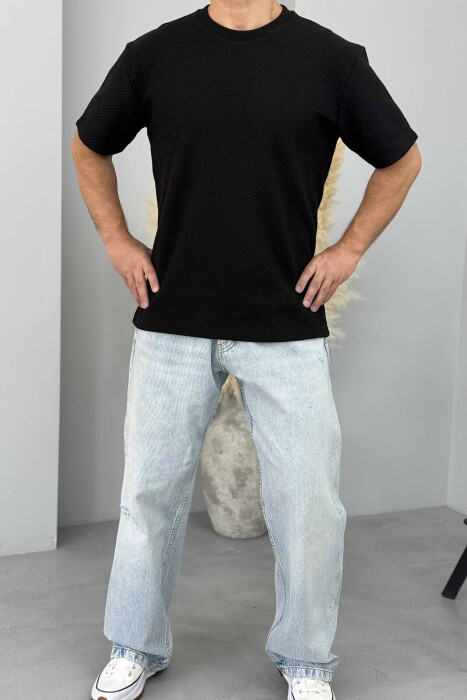 T-SHIRT NJË NGJYRËSH ME TEKSTURË PËR MESHKUJ NË NGJYRËN E ZEZË - KLAUDIO FASHION