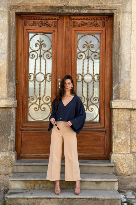 ONE COLOR V-NECK CROP WOMAN SWEATSHIRT DARK BLUE/BEE - 3