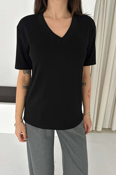 BLUZE NJE NGJYRESHE ME JAKE V PER FEMRA NE NGJYRE TE ZEZE - KLAUDIO FASHION