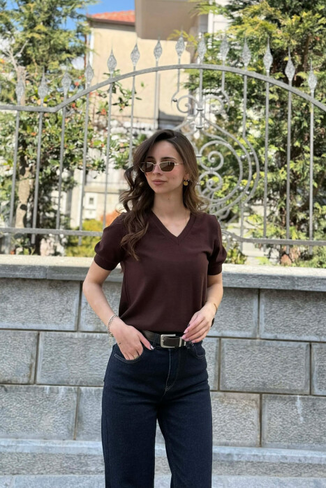 ONE COLOR V NECK WOMAN SWEATER BROWN/KAFE - KLAUDIO FASHION