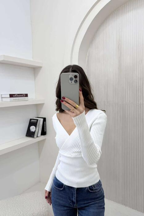 ONE COLOR V NECK WOMEN SWEATER WHITE-E BARDHE 