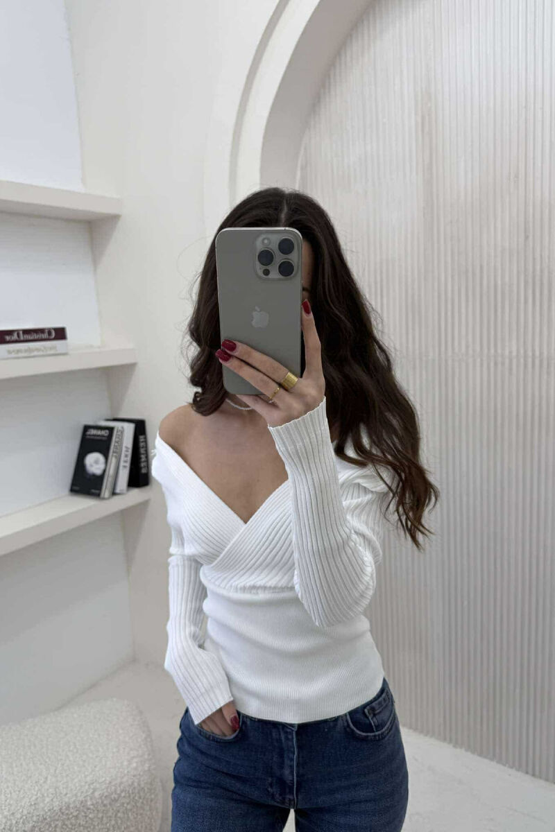 ONE COLOR V NECK WOMEN SWEATER WHITE-E BARDHE - 4