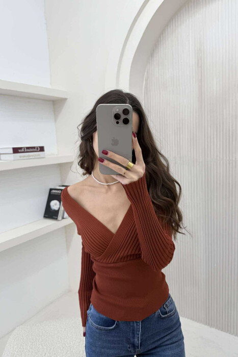 ONE COLOR V NECK WOMEN SWEATER BRICK/TULLE 