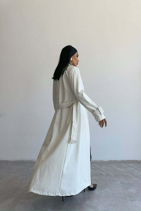 PALLTO LEKURE E GJATE NJE NGJYRESHE PER FEMRA NE NGJYRE TE BARDHE - 2