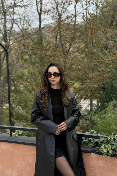 PALLTO LËKURE PËR FEMRA NË NGJYRËN E ZEZË - 2