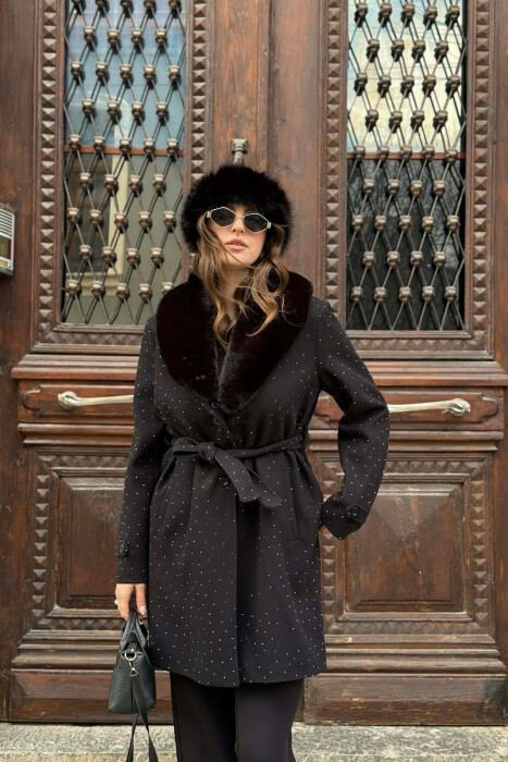 PALLTO ME JAKE GEZOFI DHE DETAJE GURESH PER FEMRA NE NGJYRE TE ZEZE - 2