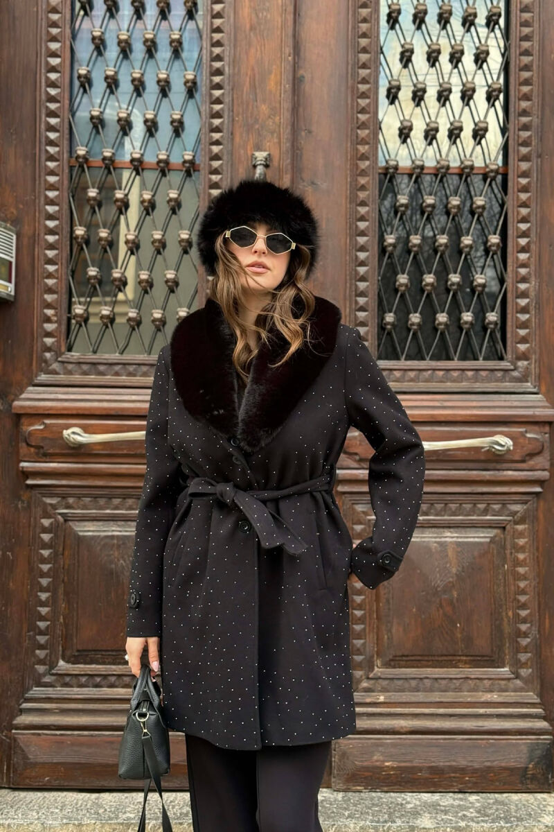 PALLTO ME JAKE GEZOFI DHE DETAJE GURESH PER FEMRA NE NGJYRE TE ZEZE - 2