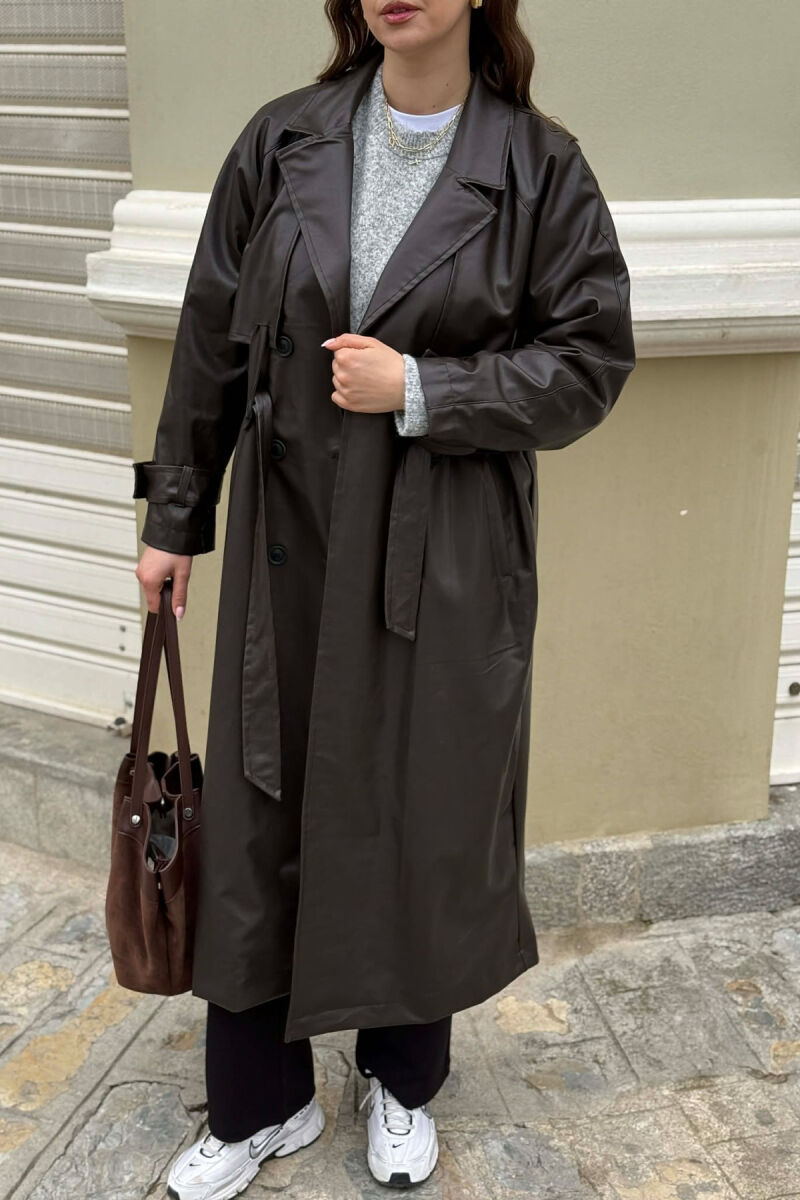 PALLTO NJE NGJYRESHE LEKURE ME KOPSA DHE ME DETAJIN E RRIPIT NE NGJYRE KAFE - 11