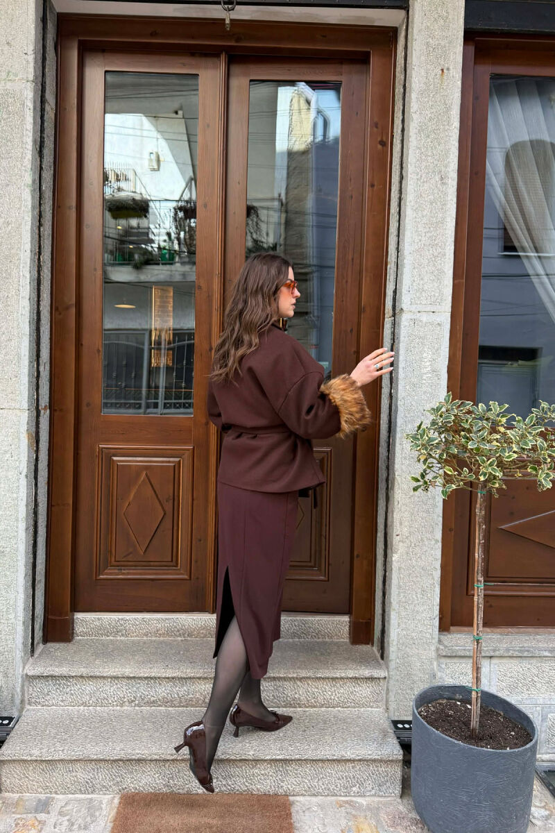 PALLTO NJE NGJYRESHE ME DETAJE GEZOFI TEK MENGET PER FEMRA NE NGJYRE KAFE - 4