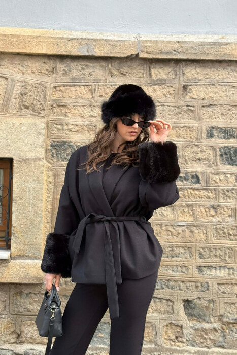 PALLTO NJE NGJYRESHE ME DETAJE GEZOFI TEK MENGET PER FEMRA NE NGJYRE TE ZEZE - 4