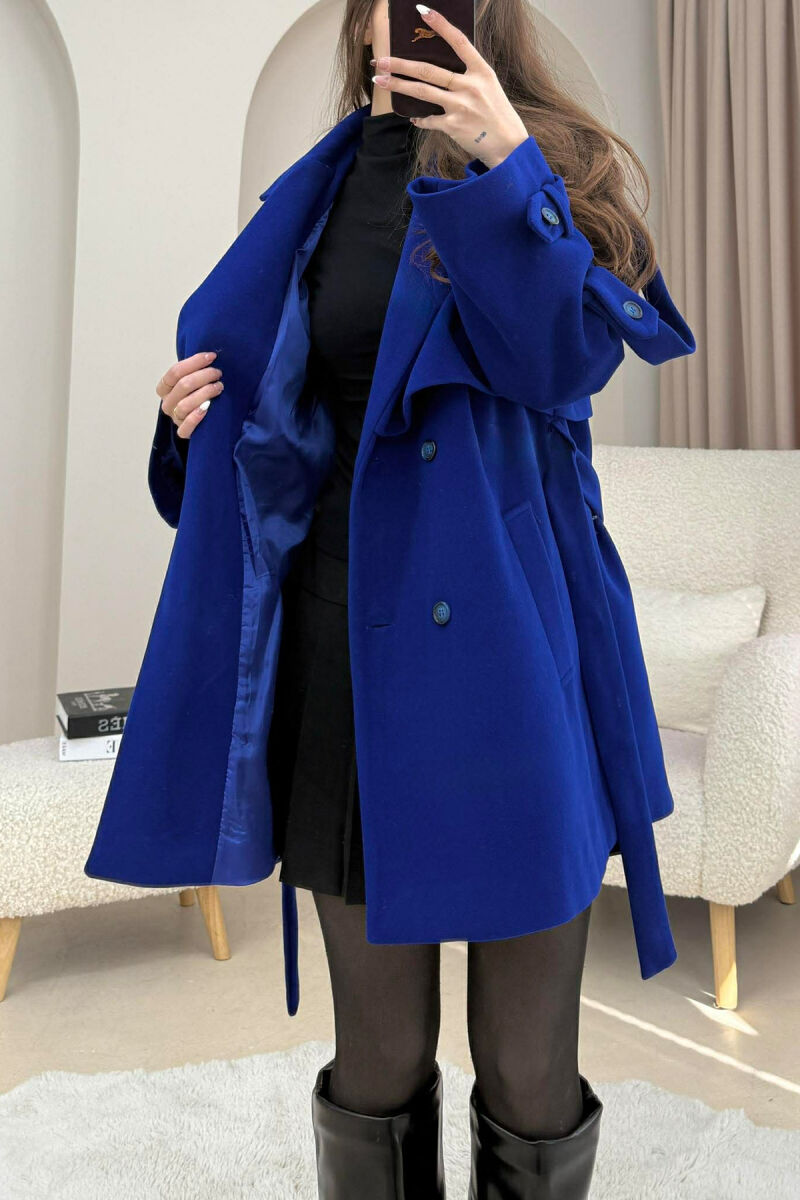 PALLTO NJE NGJYRESHE ME DETAJIN E RRIPIT PER FEMRA NE NGJYRE BLU ELEKTRIKE - 1