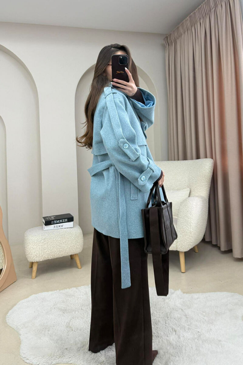 PALLTO NJE NGJYRESHE ME DETAJIN E RRIPIT PER FEMRA NE NGJYRE BLU TE ZBARDHUR - 4