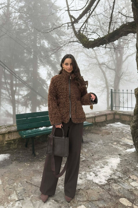 PALLTO NJE NGJYRESHE ME GEZOF DHE XHEPA NE PJESEN PARA PER FEMRA NE NGJYRE KAFE - 6